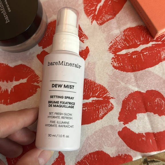 bareMineral’s Makeup Bundle - Picture 12 of 12